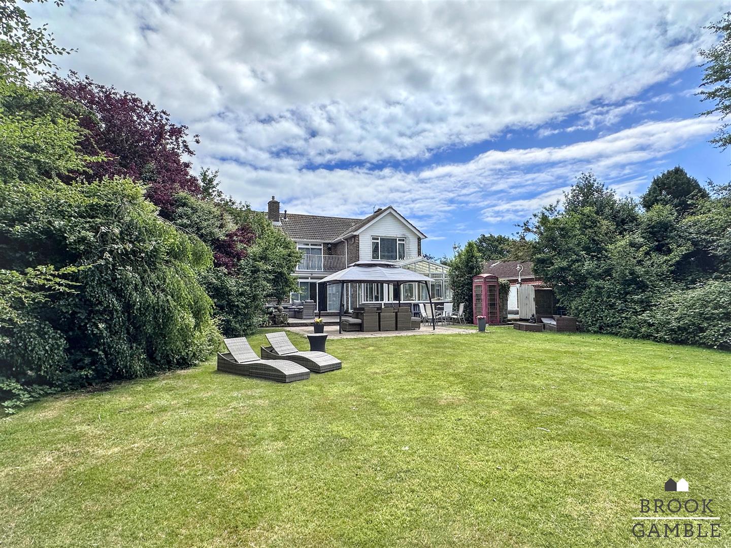 6 Bedroom House. Harley Shute Road in St. Leonards-On-Sea, 34